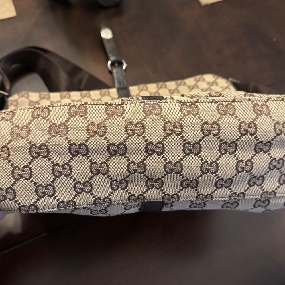 Authentic Gucci GG Canvas Messenger Bag Brown Crossbody - Picture 4 of 7